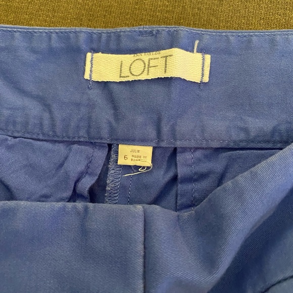 Loft cropped khakis, size 6 - Picture 2 of 5